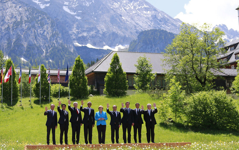 The G7 Family photo in SCHLOSS ELMAU, Germany on June 2015. Image via Flickr: eeas