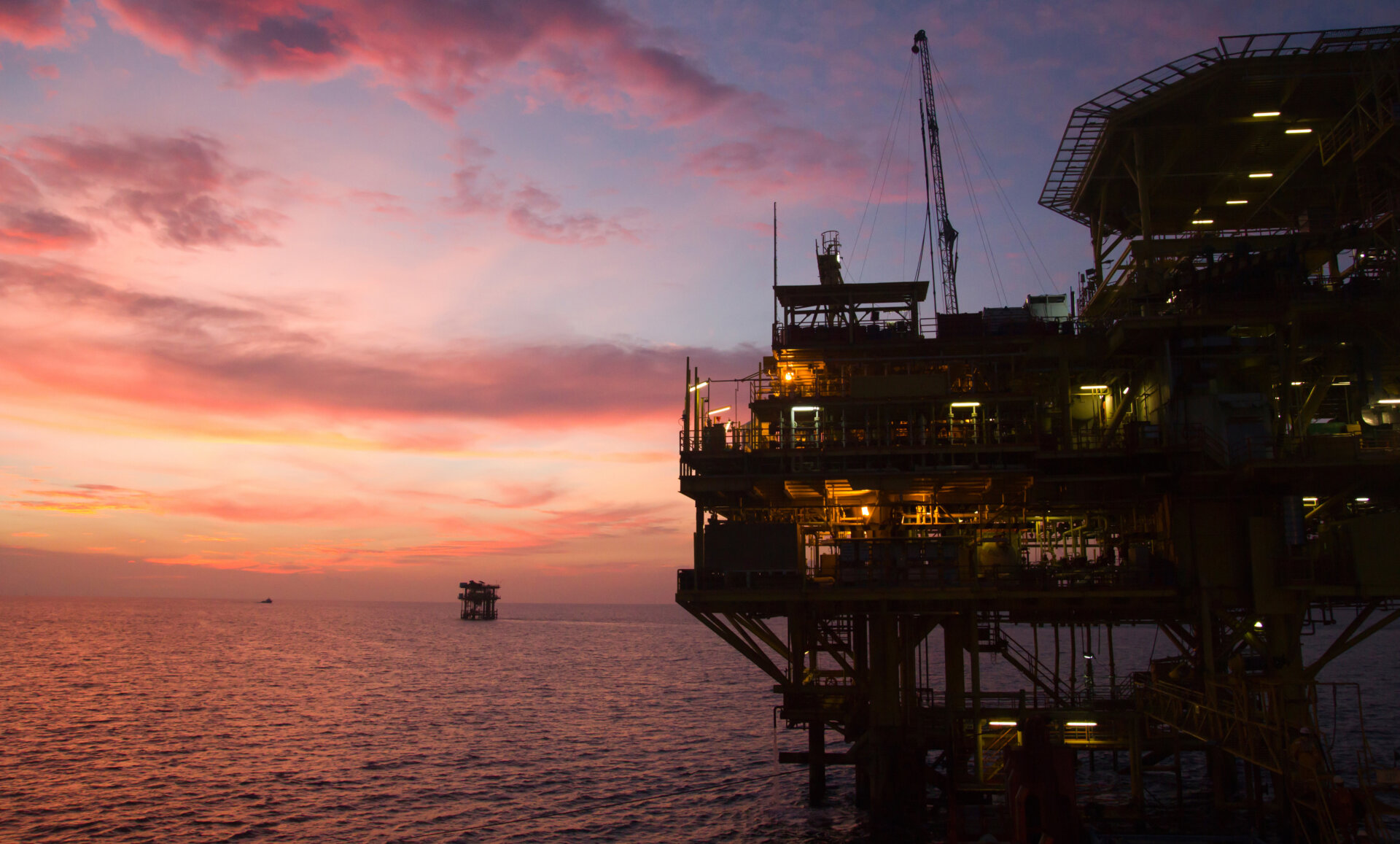 Offshore oil platform