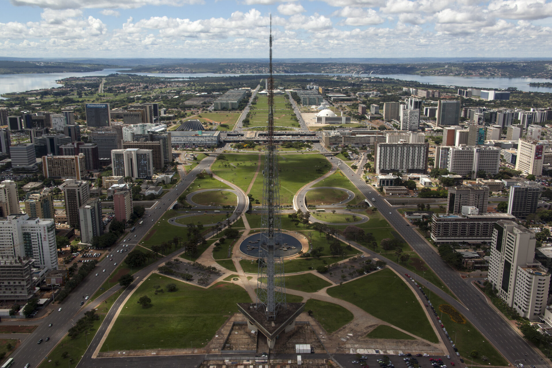 http://www.copa2014.gov.br/pt-br/sedes/brasilia/mobilidade