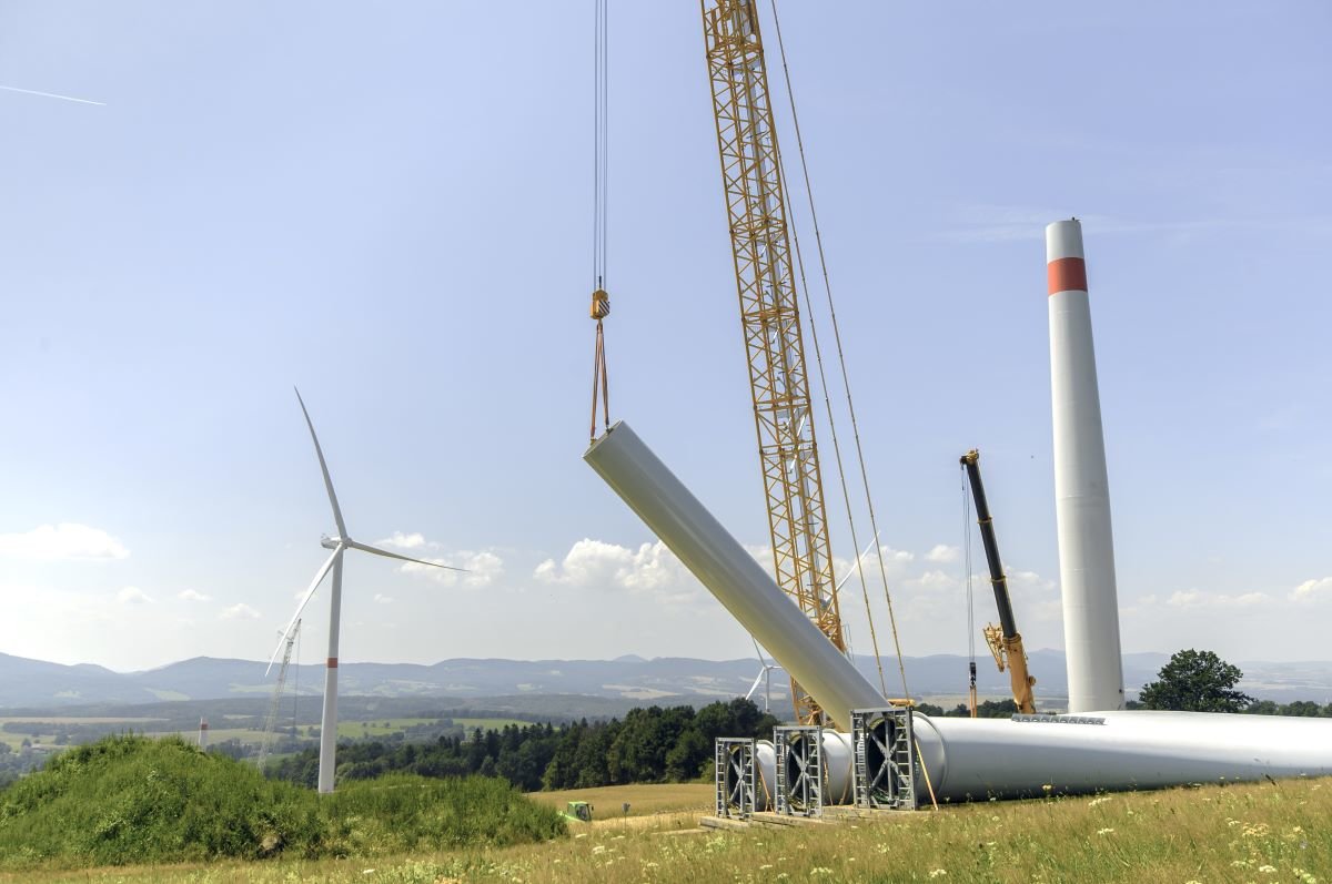 Assembling a windmill using a crane