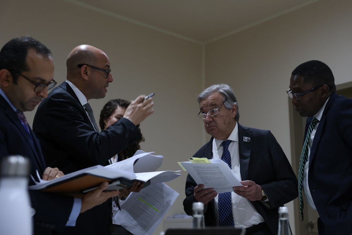 Behind the scenes with the draft text at COP28 on 11 December 2023. Negotiations on the Global Stocktake text are reaching. Photo by Kiara Worth for UN climate change on flickr.