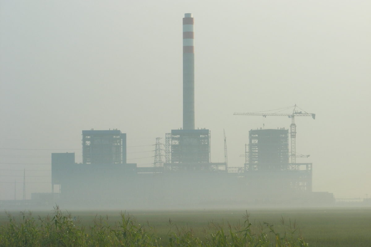 Coal-fired power plant in Indramayu, West Java, Indonesia, that Japan is still financing. Image by Bkusmono, Wikimedia Commons.