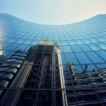 London Skyscraper Willis Building Mirroring Lloyds