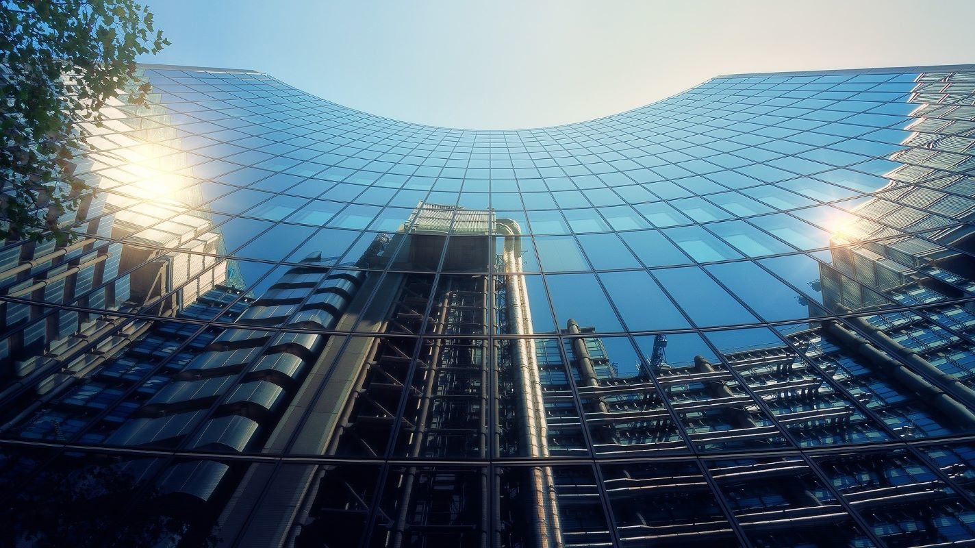 London Skyscraper Willis Building Mirroring Lloyds