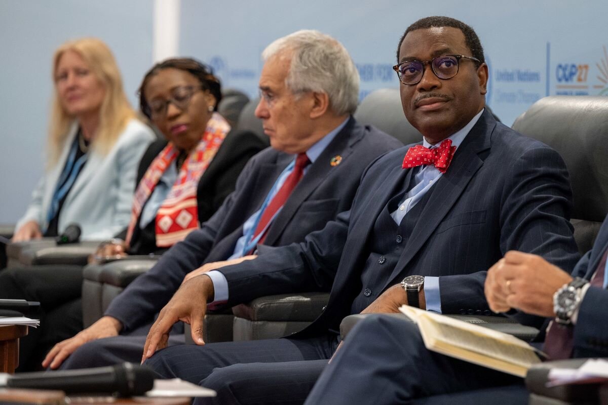Nicholas Stern and Vera Songwe, of COP27 Independent High-Level Expert Group on Climate Finance, alongside President of the African Development Bank Group. Dr. Akinwumi A. Adesina, 9 Nov 2022. Photo by AfDB Group on flickr.