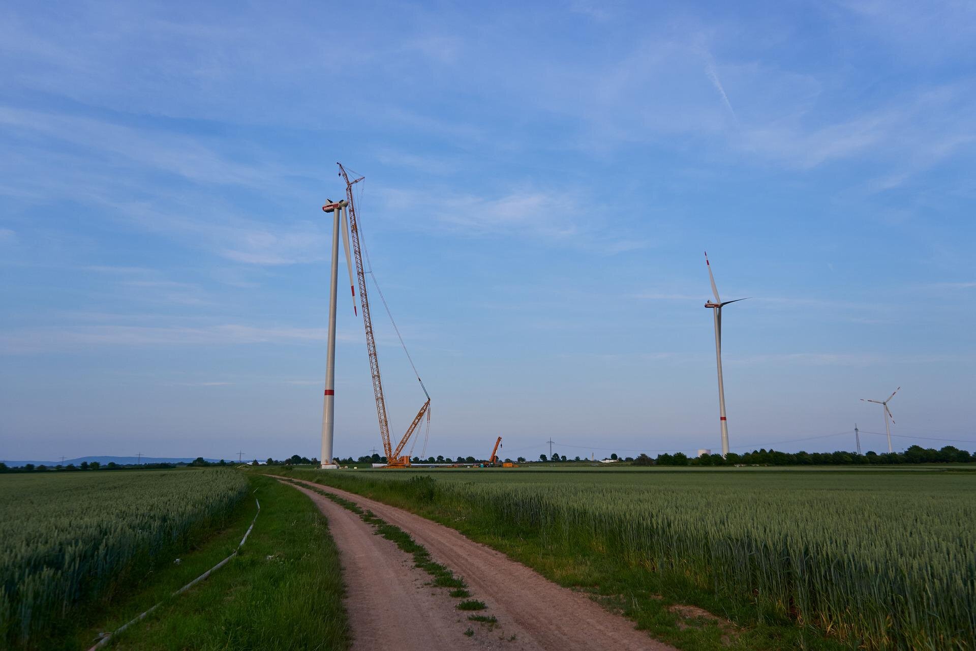 The image shows the construction of a windmill.