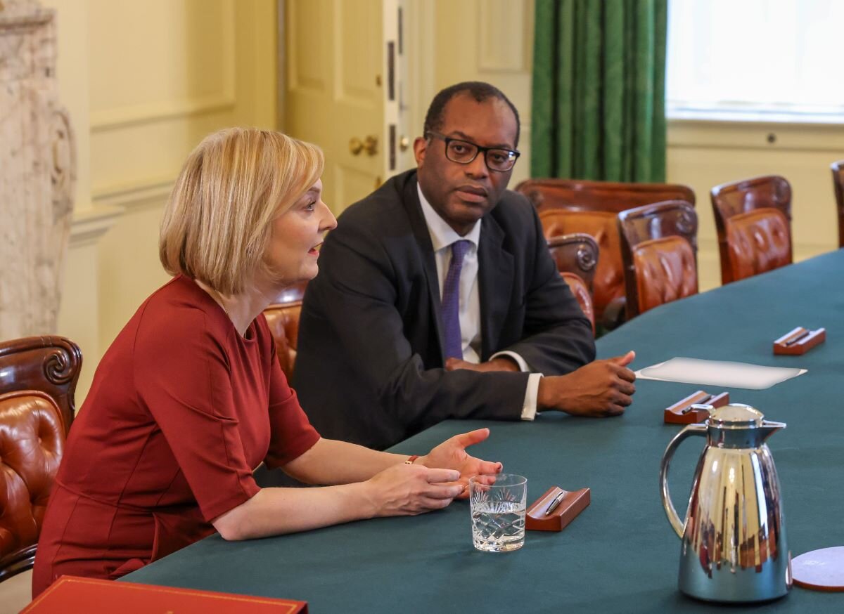 UK PM Liz Truss and Chancellor Kwasi Kwarteng discuss their Growth Plan ahead of a mini-budget to the House of Commons on 23 September. Photo by Rory Arnold for No 10 Downing Street on flickr.