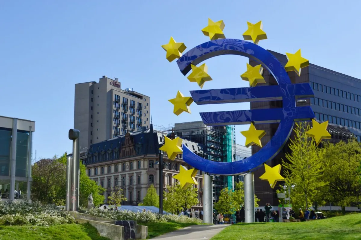 Euro sculpture